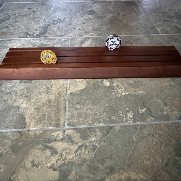 Wooden Coin Display Rack - Picture 3 of 4